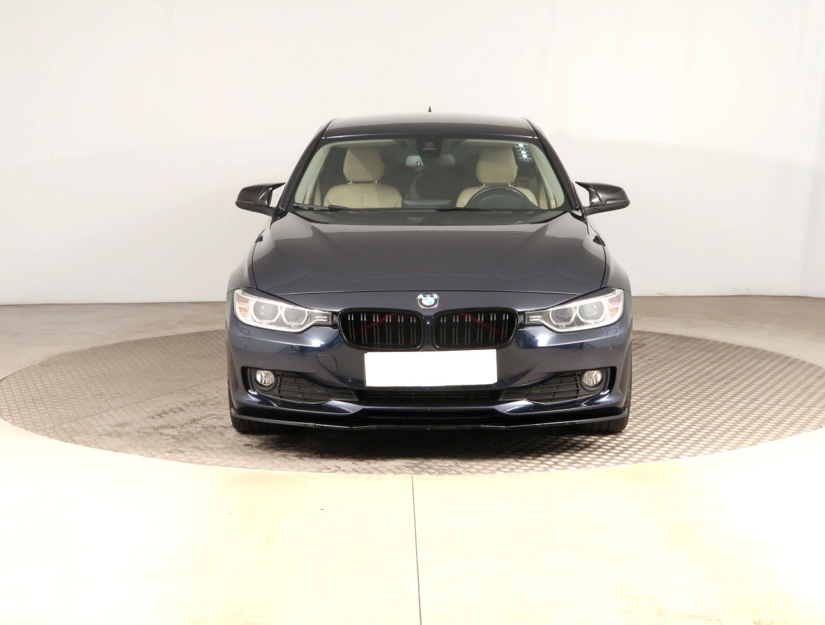 BMW Řada 3, 2013 - pohled č. 2