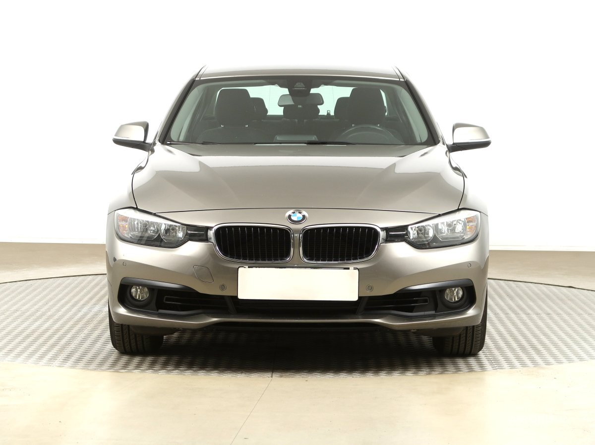 BMW Řada 3, 2016 - pohled č. 2