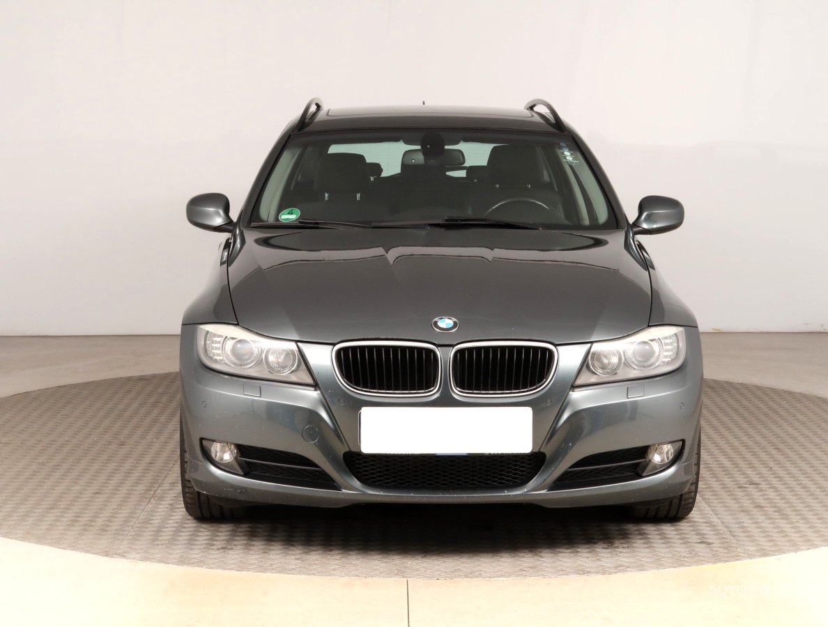 BMW Řada 3, 2010 - pohled č. 2