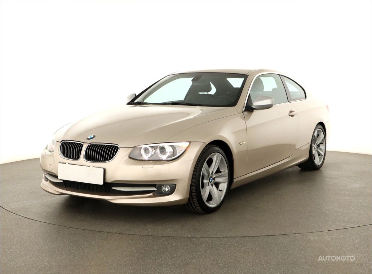 BMW Řada 3, 2011 - pohled č. 3