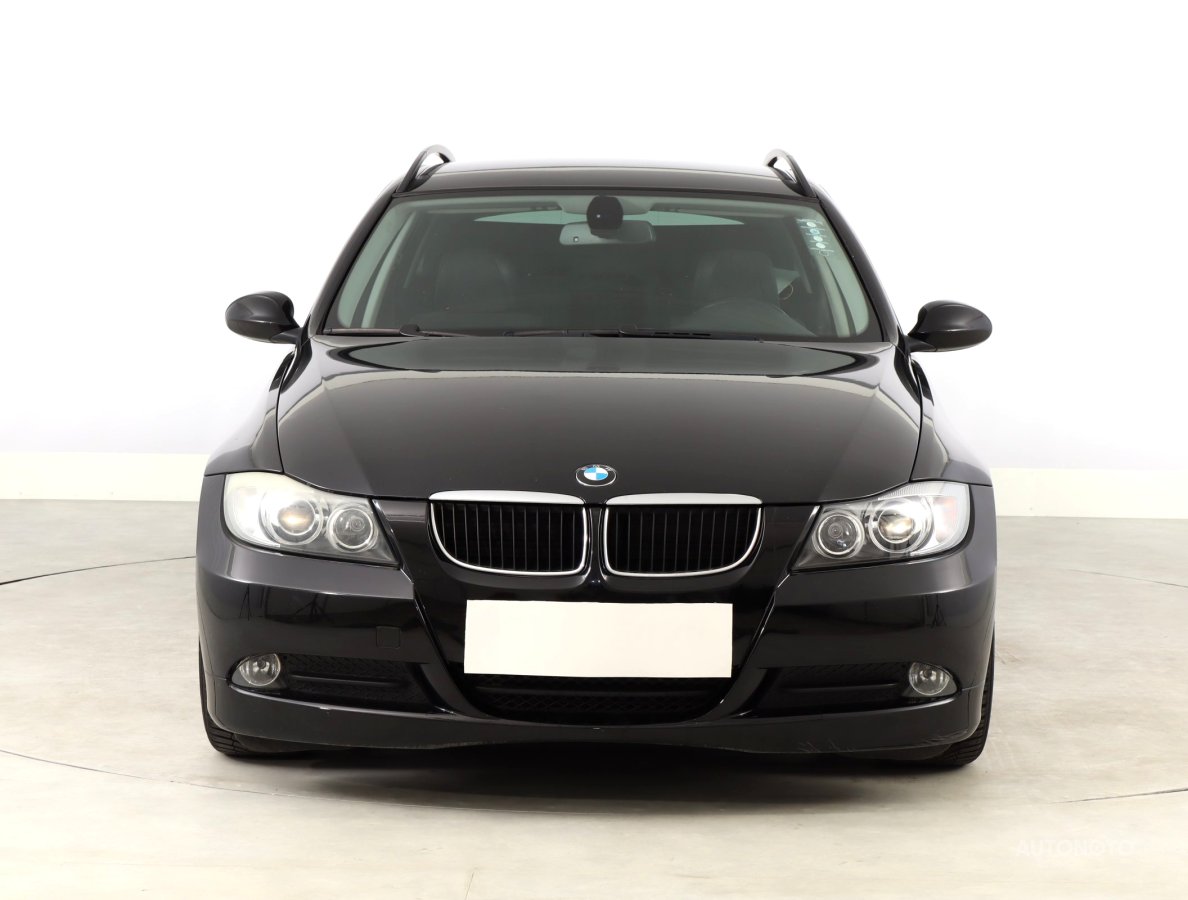 BMW Řada 3, 2008 - pohled č. 2