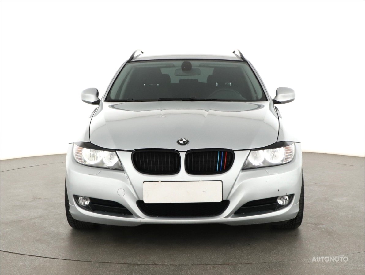 BMW Řada 3, 2009 - pohled č. 2