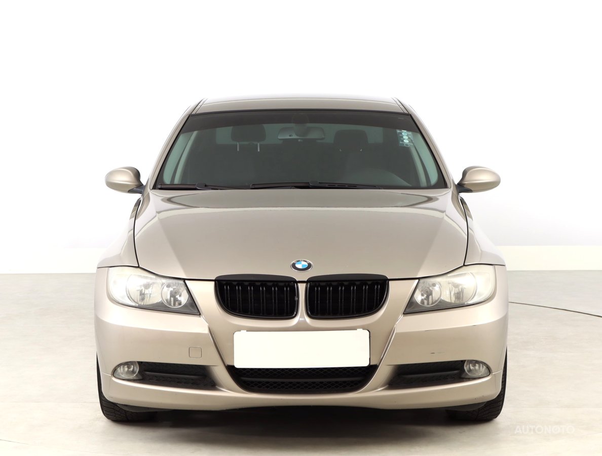 BMW Řada 3, 2008 - pohled č. 2