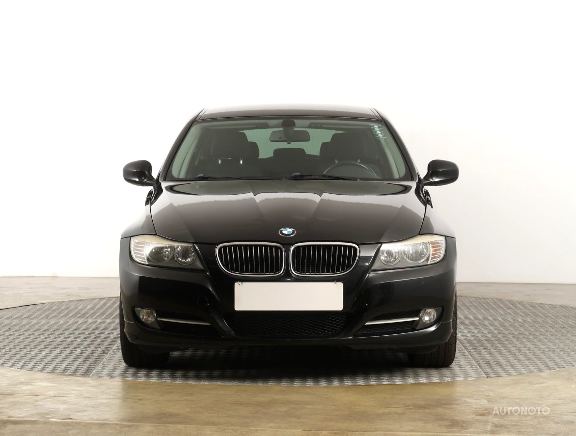 BMW Řada 3, 2010 - pohled č. 2