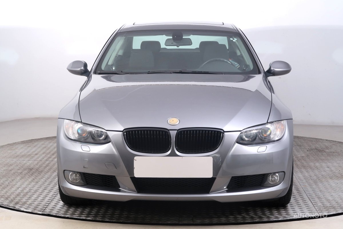 BMW Řada 3, 2007 - pohled č. 2