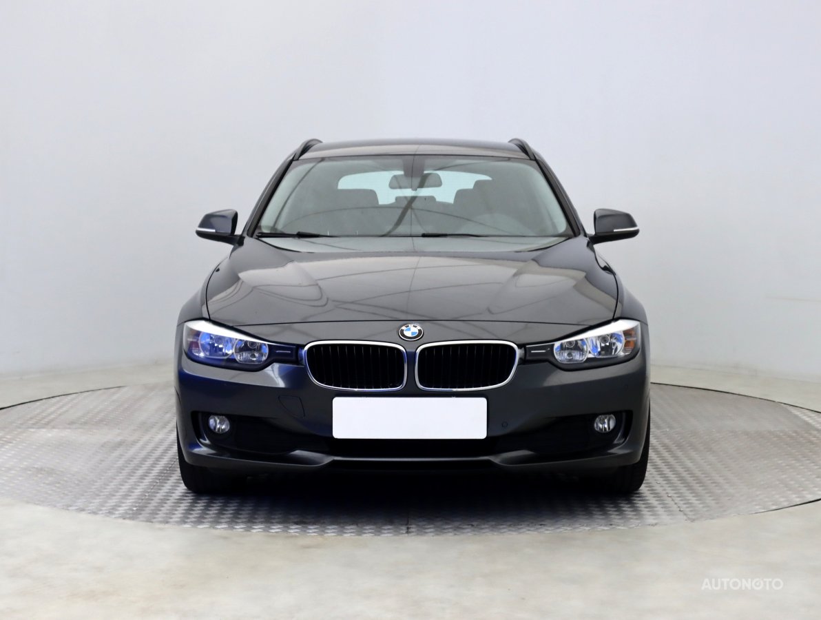 BMW Řada 3, 2012 - pohled č. 2