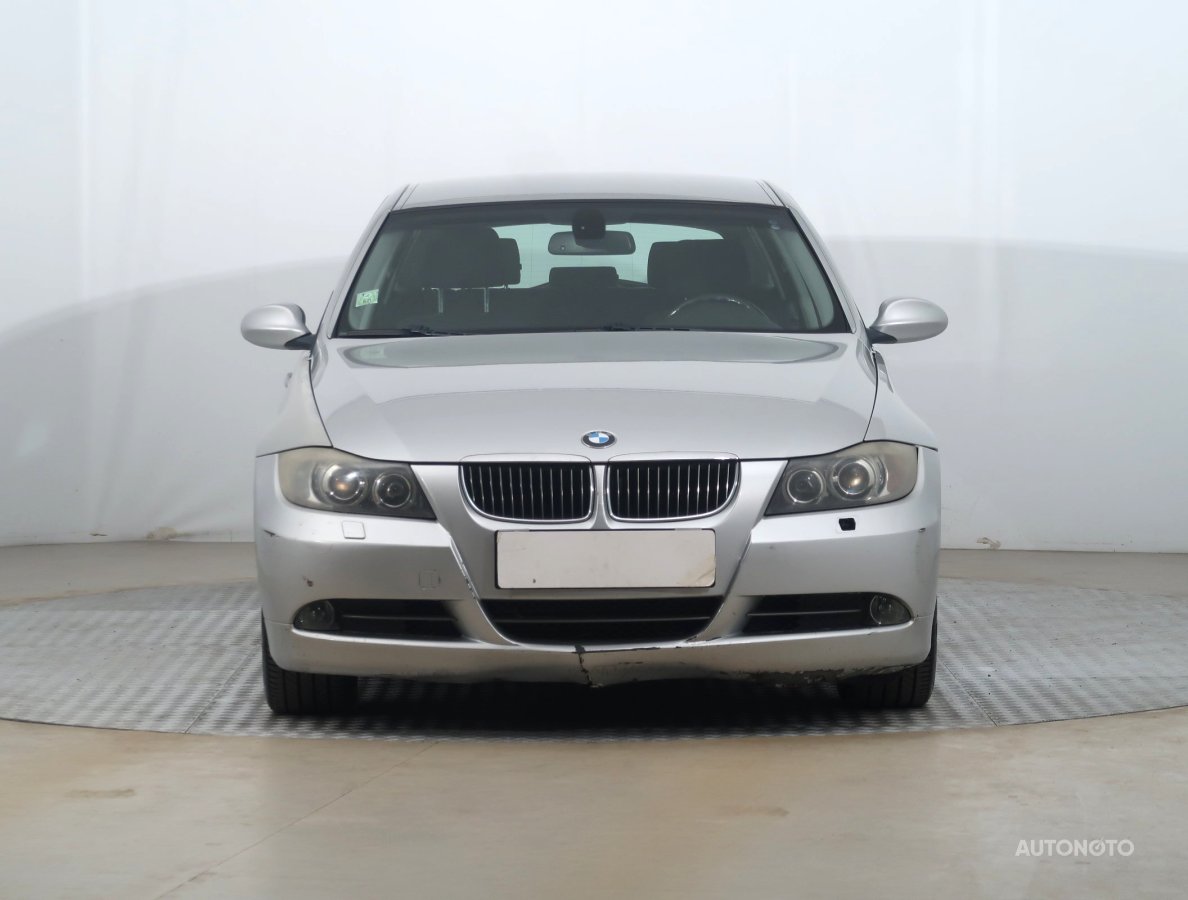 BMW Řada 3, 2006 - pohled č. 2