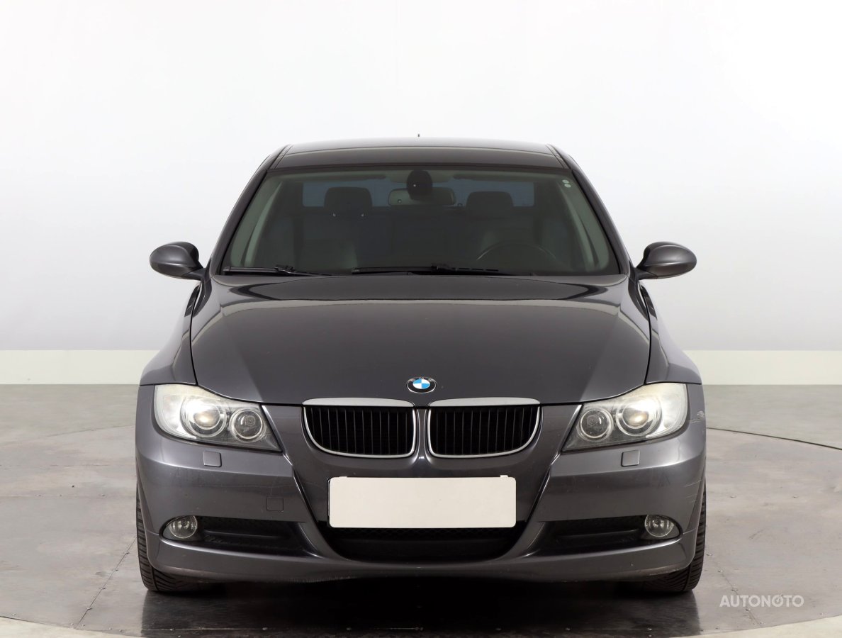 BMW Řada 3, 2006 - pohled č. 2