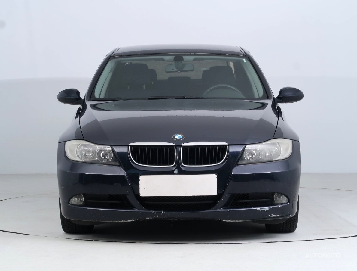 BMW Řada 3, 2007 - pohled č. 2