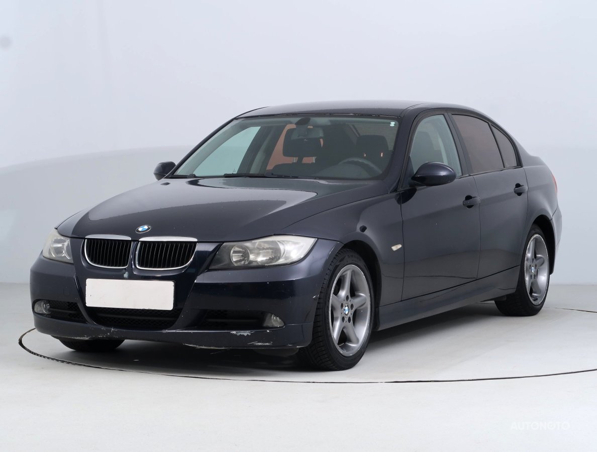 BMW Řada 3, 2007 - pohled č. 3