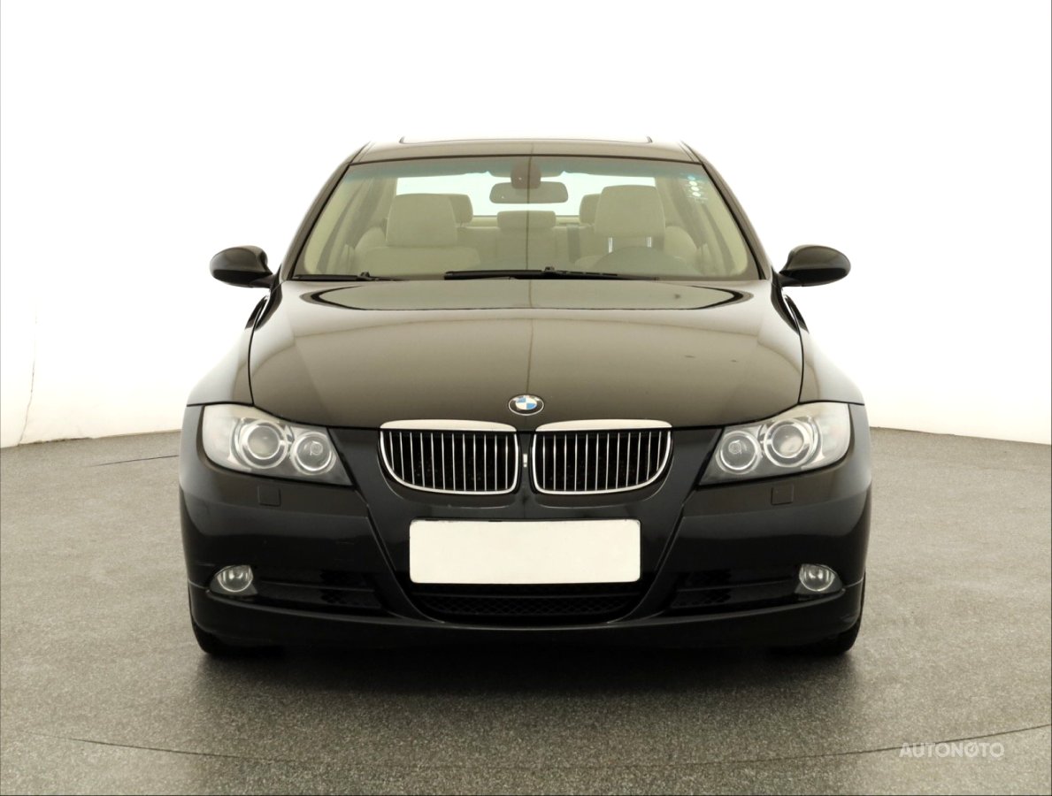 BMW Řada 3, 2005 - pohled č. 2