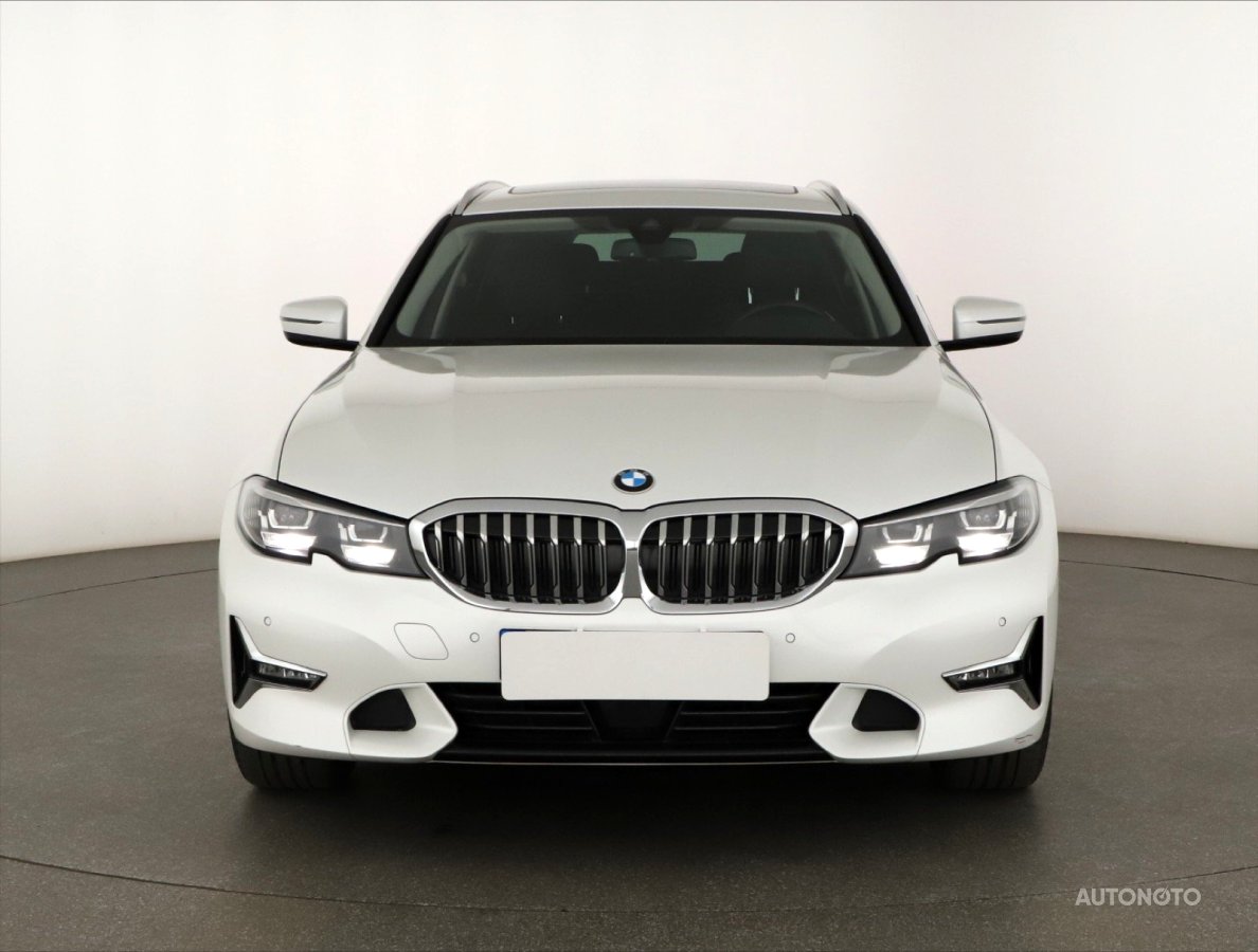 BMW Řada 3, 2022 - pohled č. 2