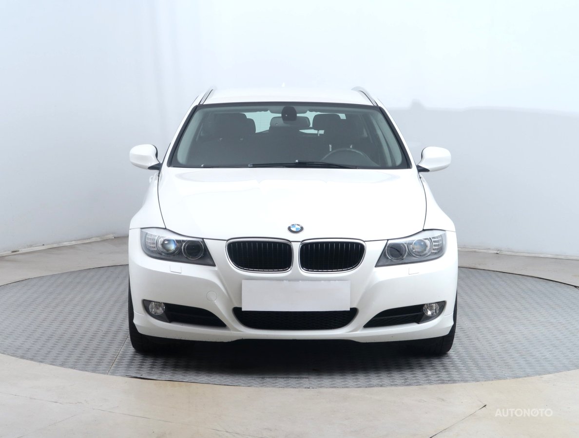 BMW Řada 3, 2012 - pohled č. 2