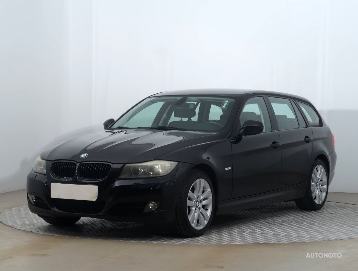 BMW Řada 3, 2011 - pohled č. 3