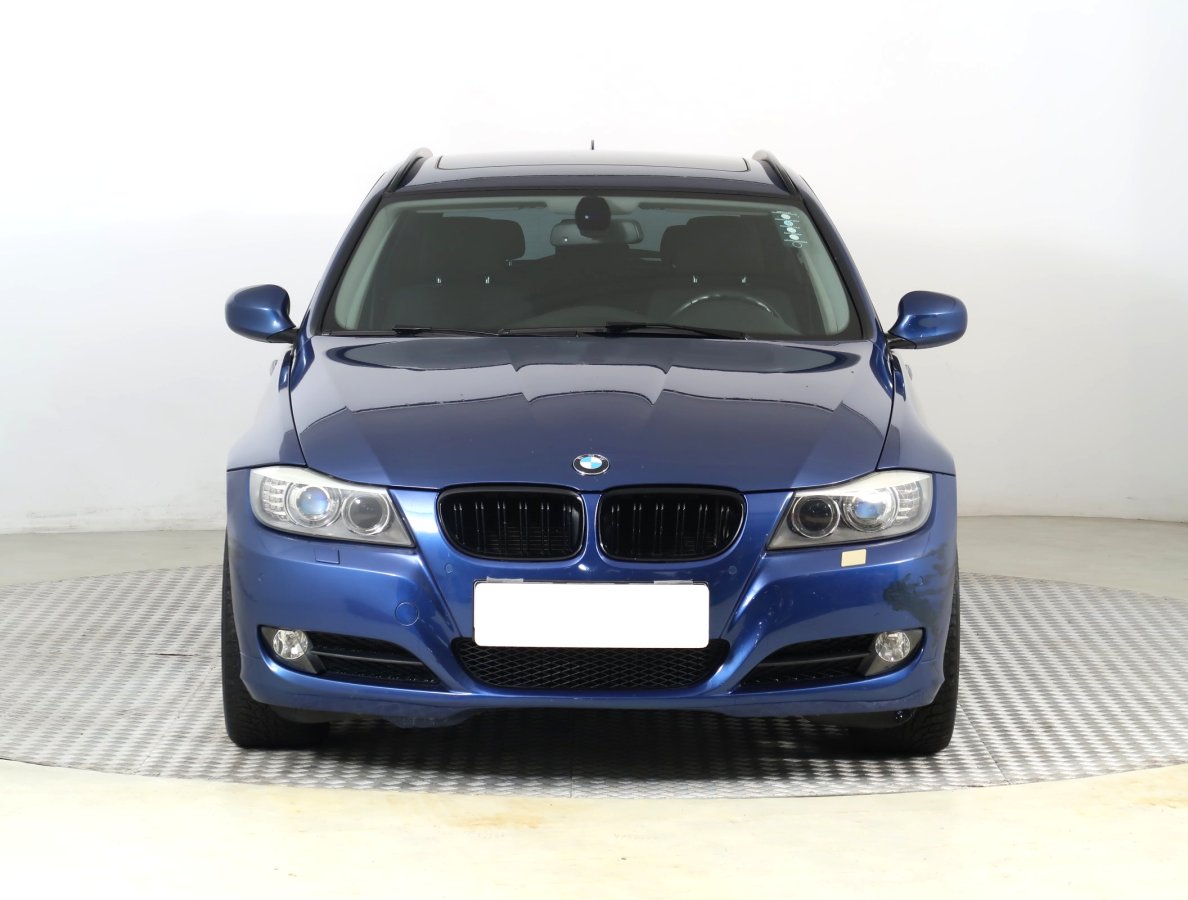 BMW Řada 3, 2010 - pohled č. 2