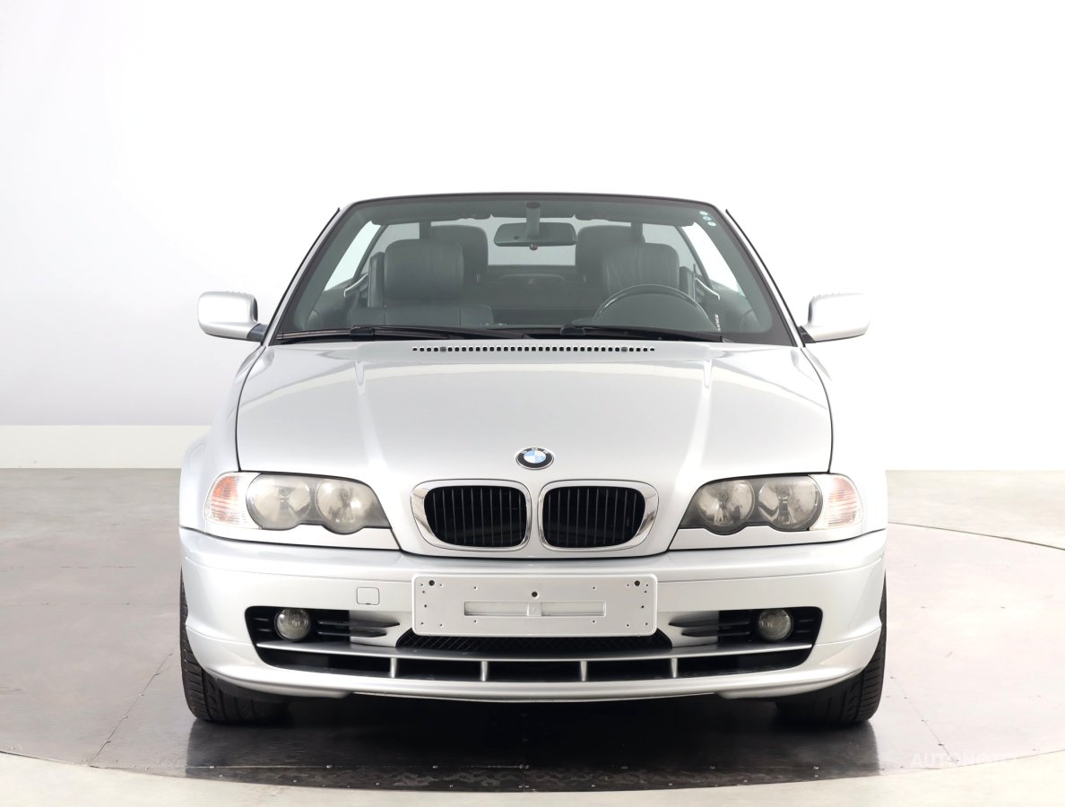 BMW Řada 3, 2002 - pohled č. 2