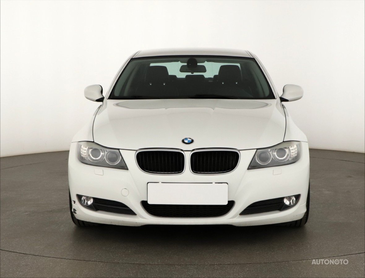 BMW Řada 3, 2009 - pohled č. 2