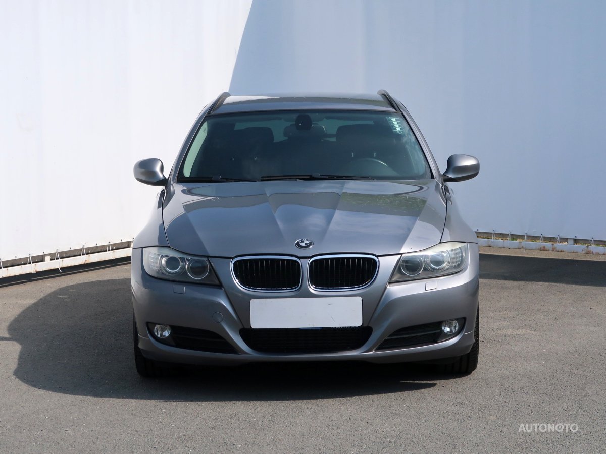 BMW Řada 3, 2009 - pohled č. 2