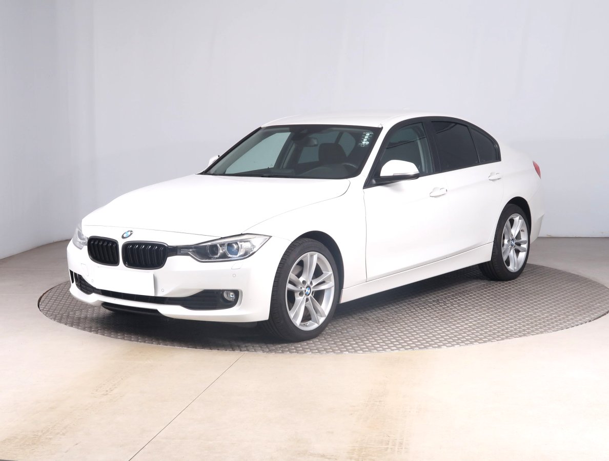 BMW Řada 3, 2012 - pohled č. 3