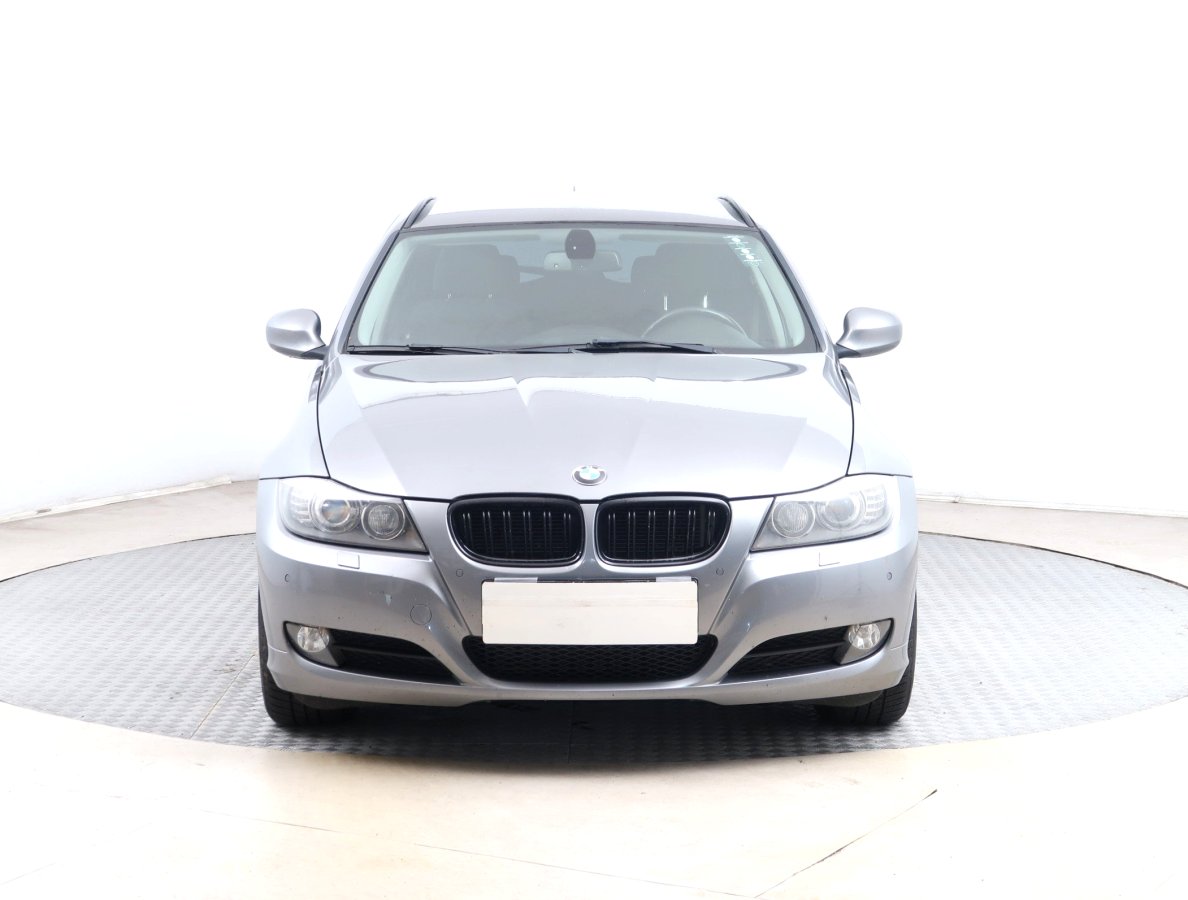 BMW Řada 3, 2010 - pohled č. 2