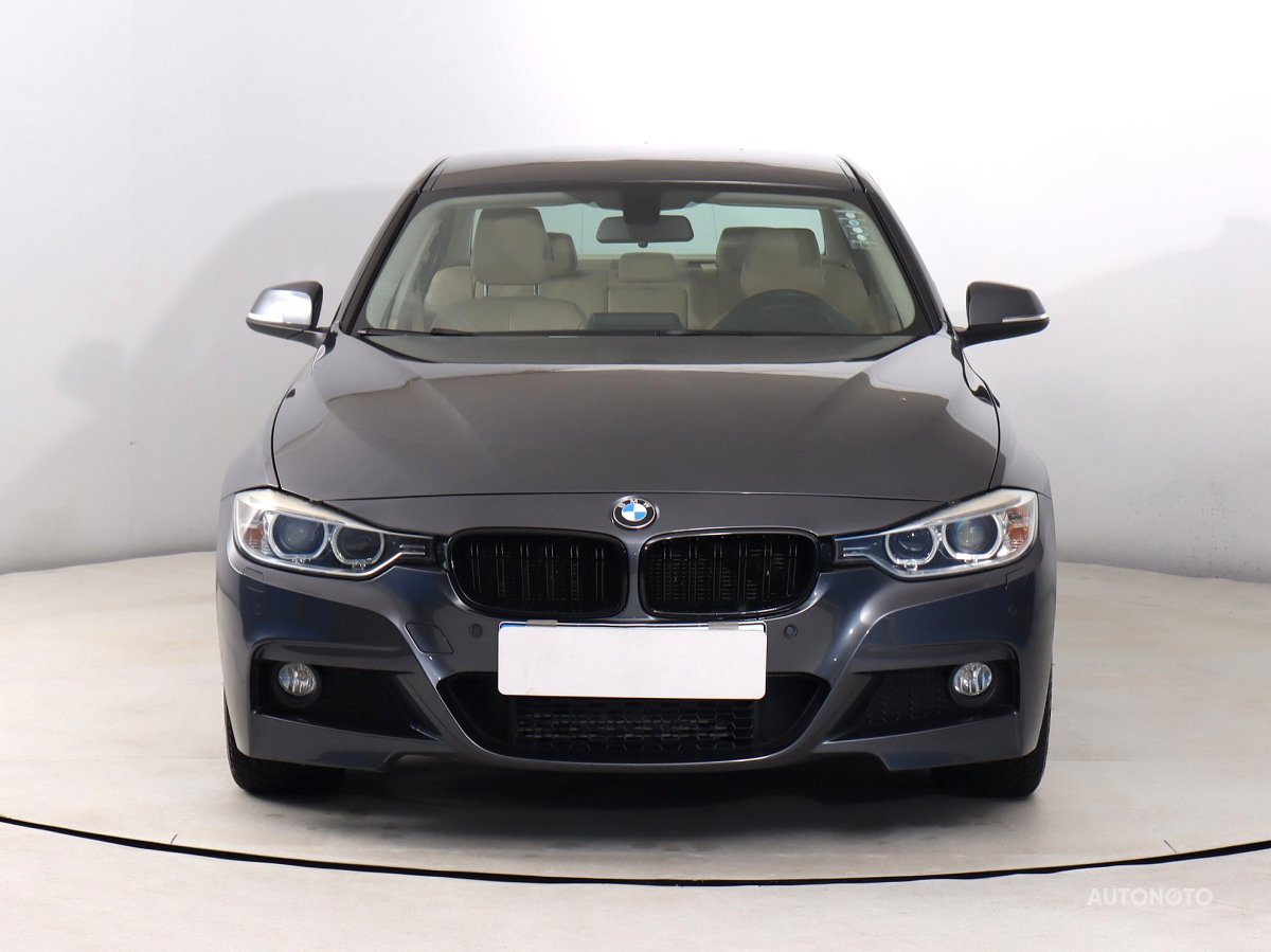 BMW Řada 3, 2012 - pohled č. 2