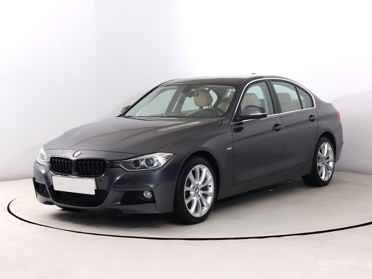 BMW Řada 3, 2012 - pohled č. 3