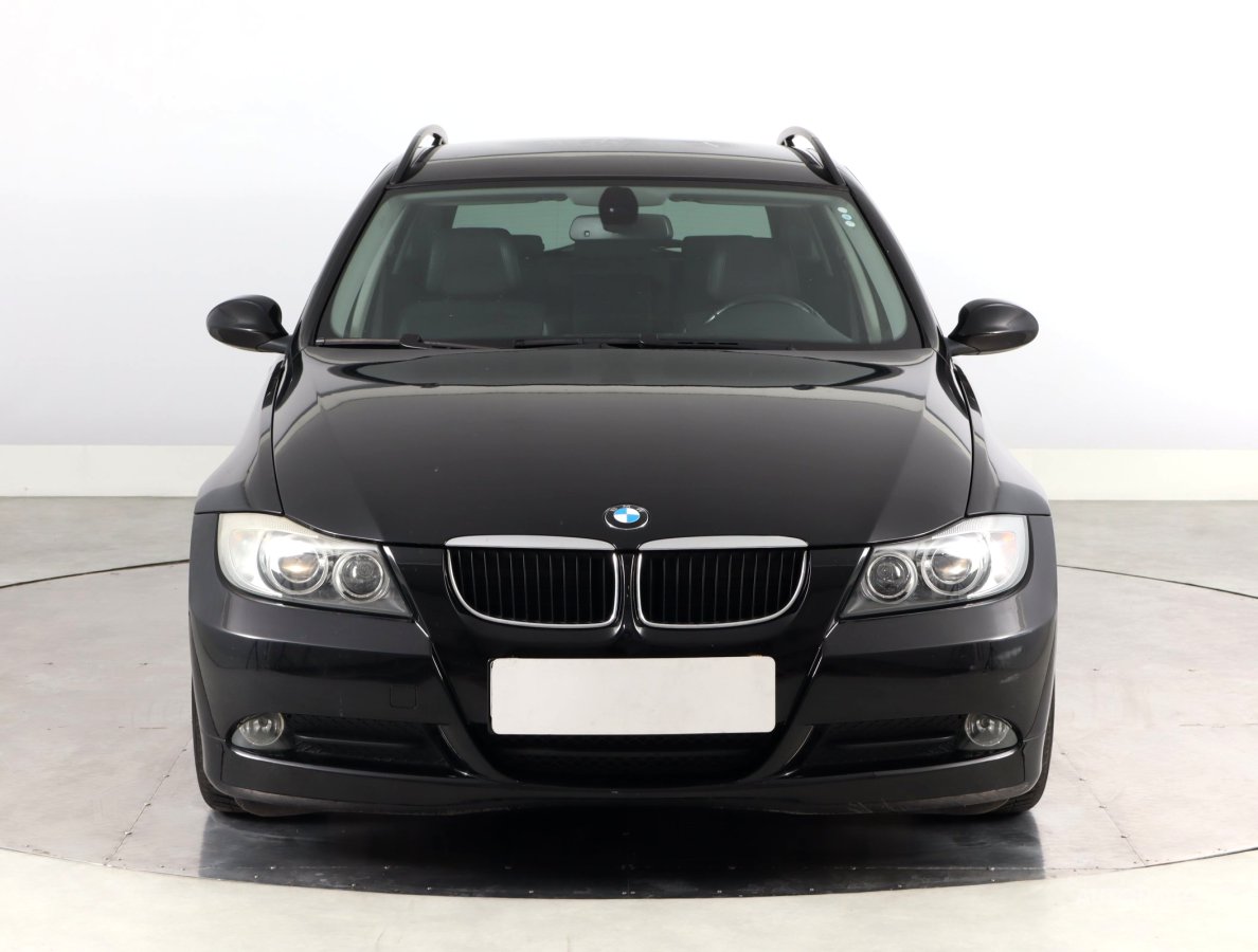 BMW Řada 3, 2008 - pohled č. 2