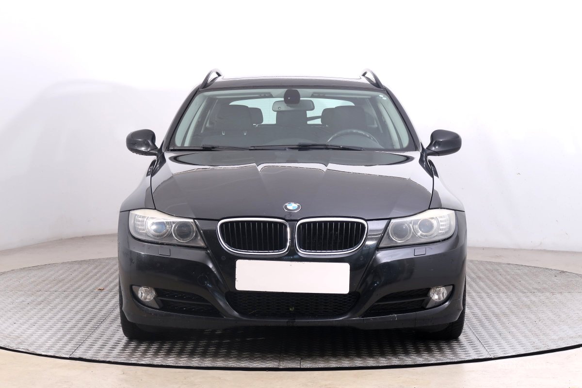 BMW Řada 3, 2009 - pohled č. 2