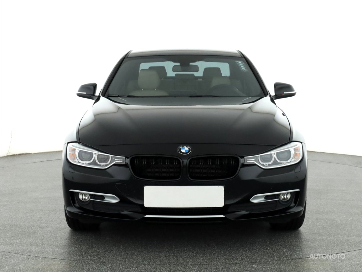 BMW Řada 3, 2013 - pohled č. 2