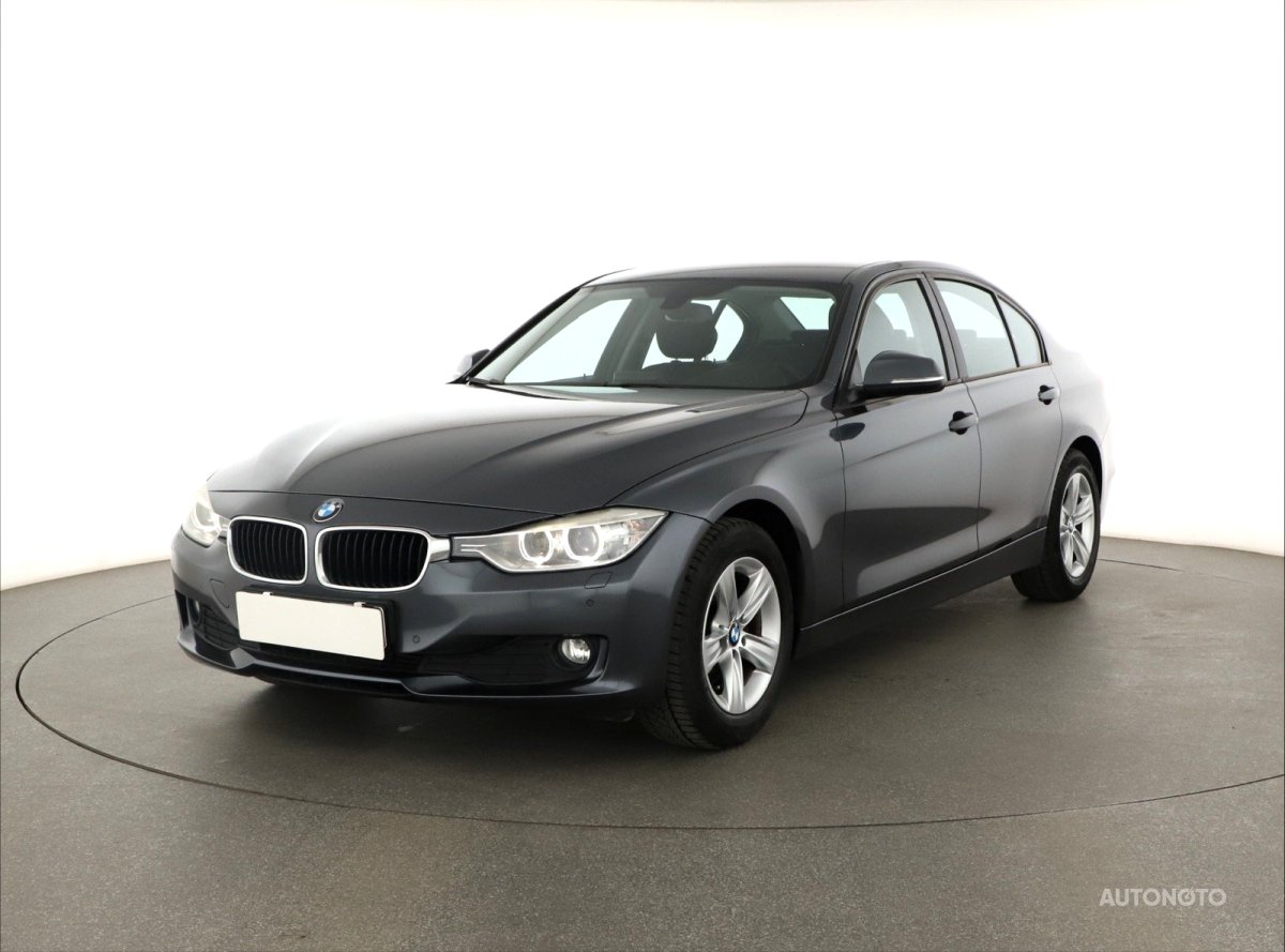 BMW Řada 3, 2012 - pohled č. 3