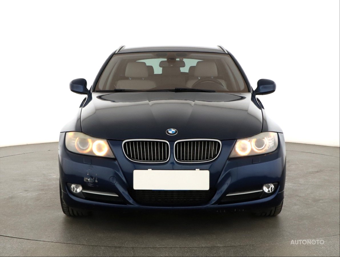 BMW Řada 3, 2012 - pohled č. 2