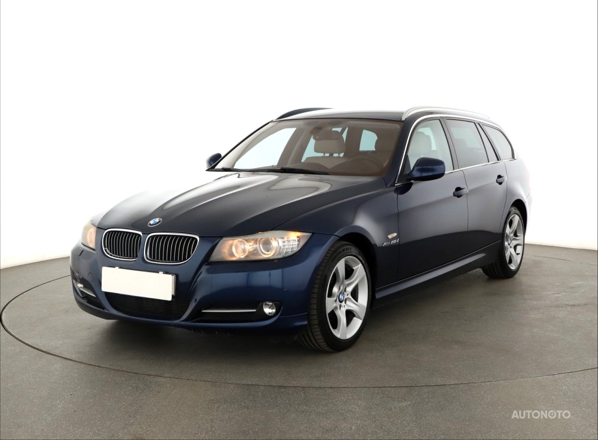 BMW Řada 3, 2012 - pohled č. 3