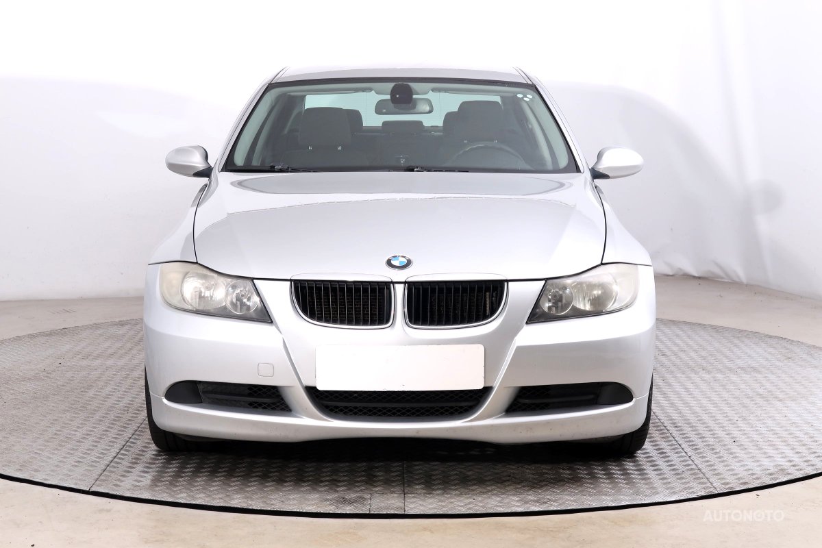 BMW Řada 3, 2007 - pohled č. 2