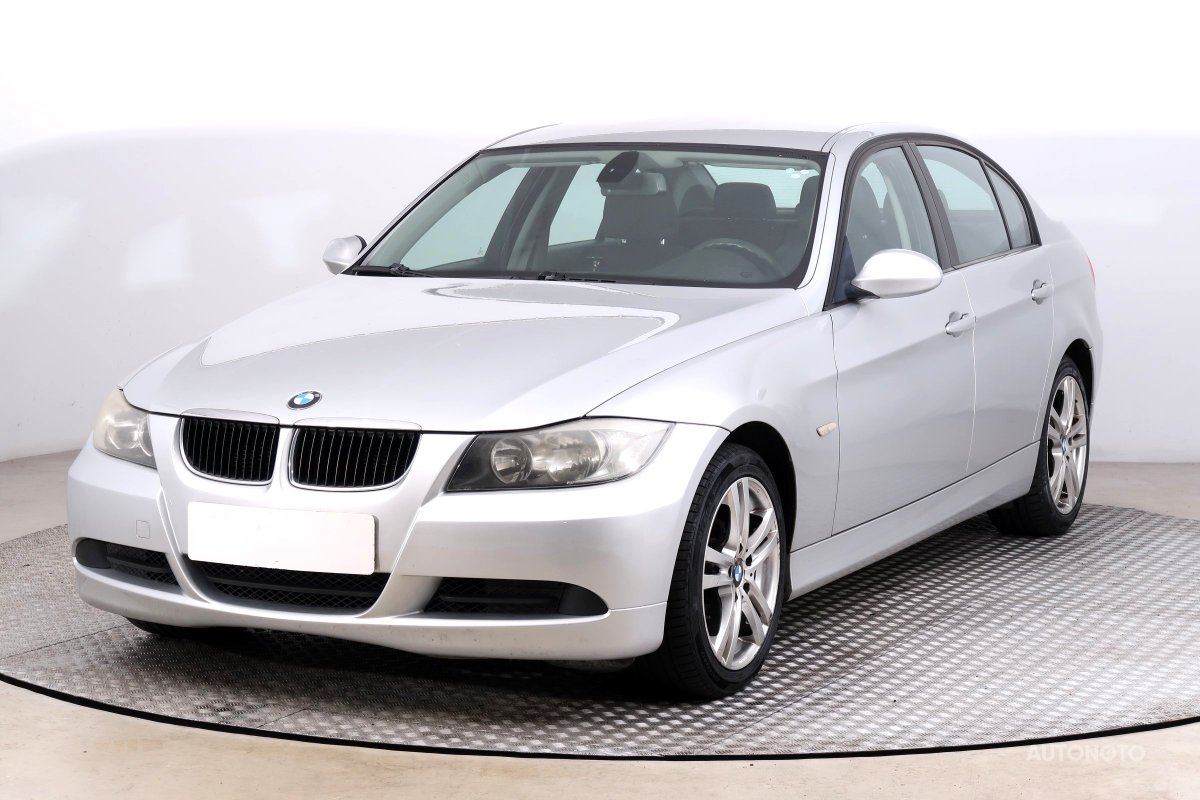 BMW Řada 3, 2007 - pohled č. 3