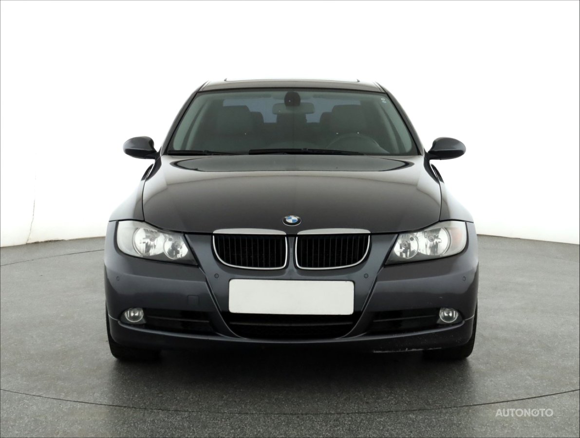 BMW Řada 3, 2007 - pohled č. 2