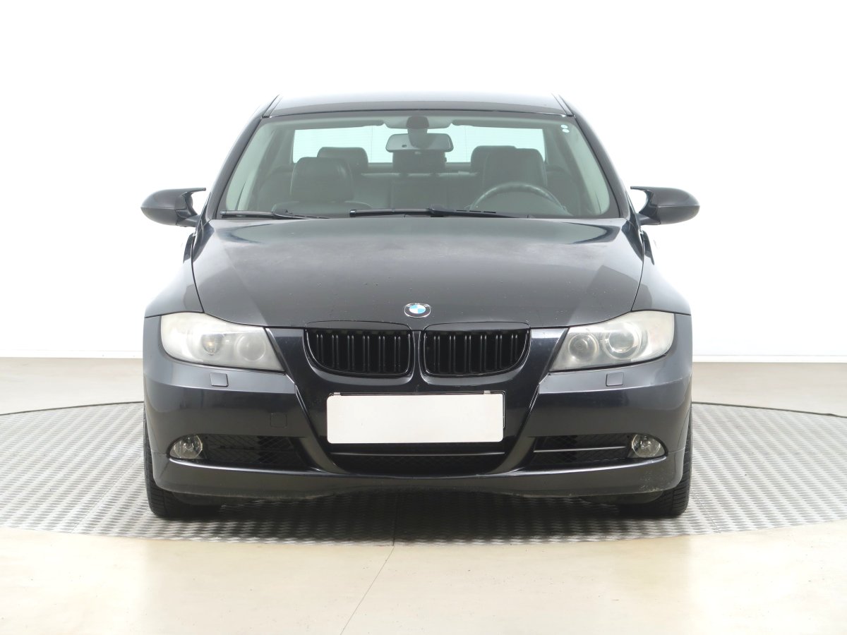 BMW Řada 3, 2006 - pohled č. 2