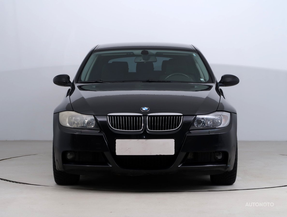 BMW Řada 3, 2009 - pohled č. 2