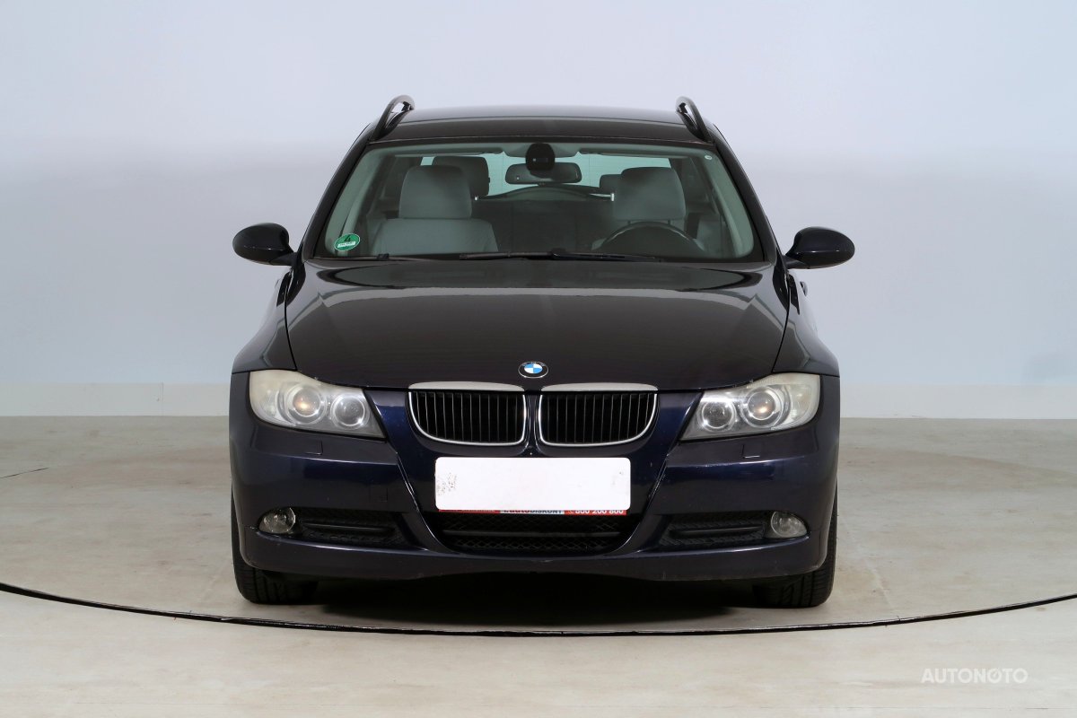 BMW Řada 3, 2008 - pohled č. 2