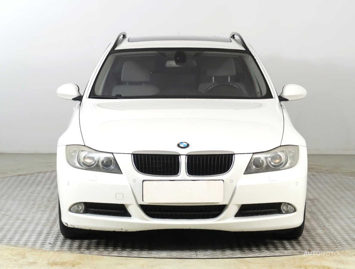 BMW Řada 3, 2008 - pohled č. 2