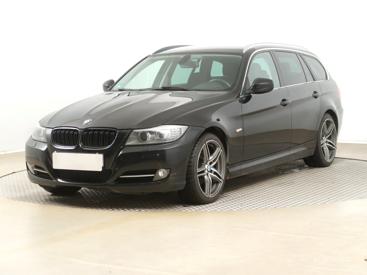 BMW Řada 3, 2011 - pohled č. 3