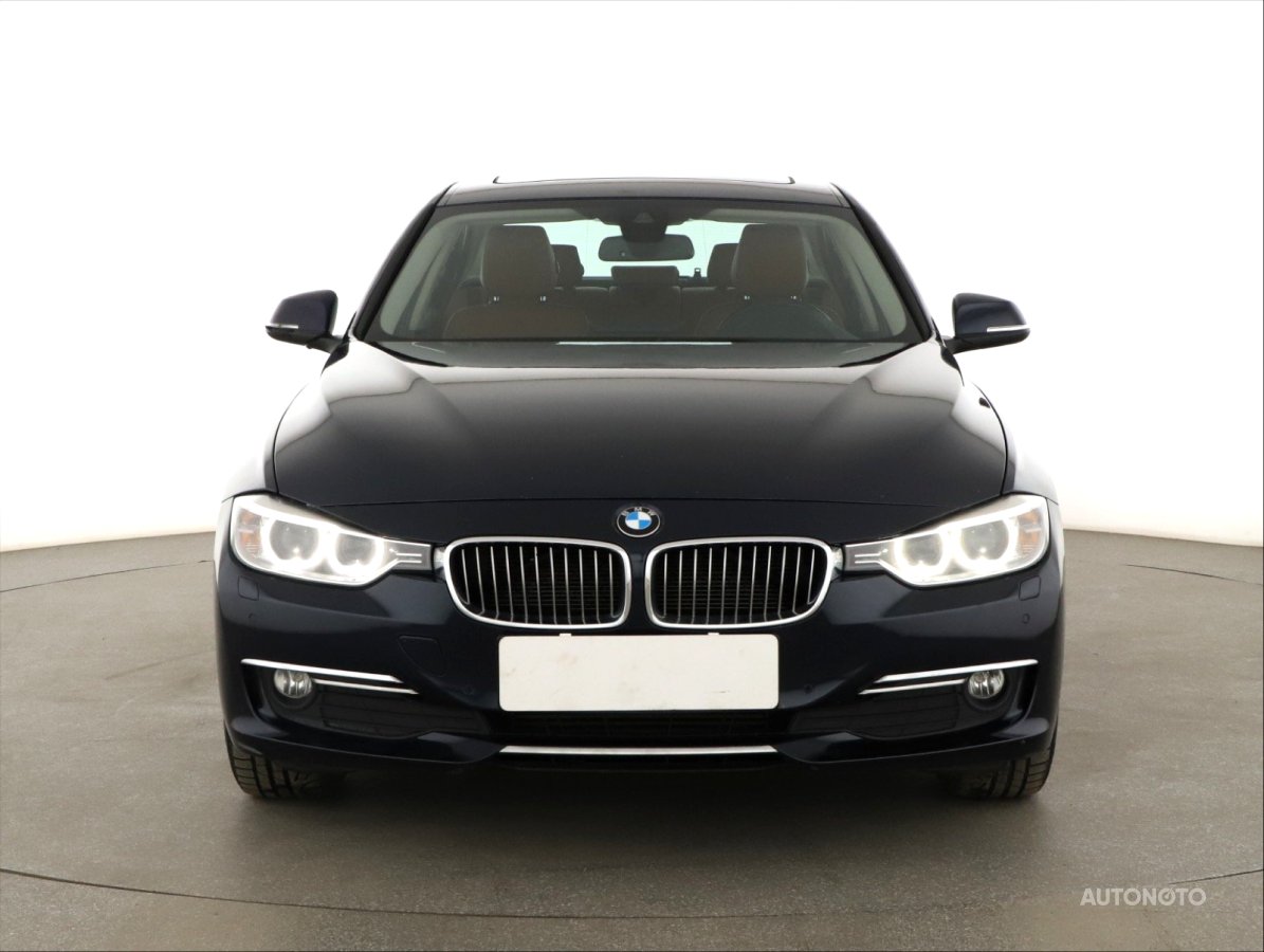 BMW Řada 3, 2012 - pohled č. 2