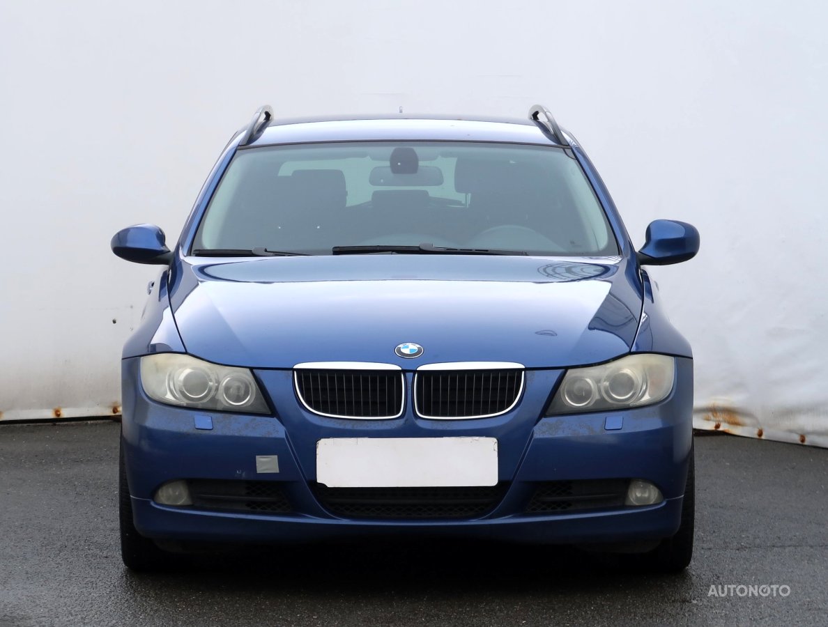 BMW Řada 3, 2008 - pohled č. 2