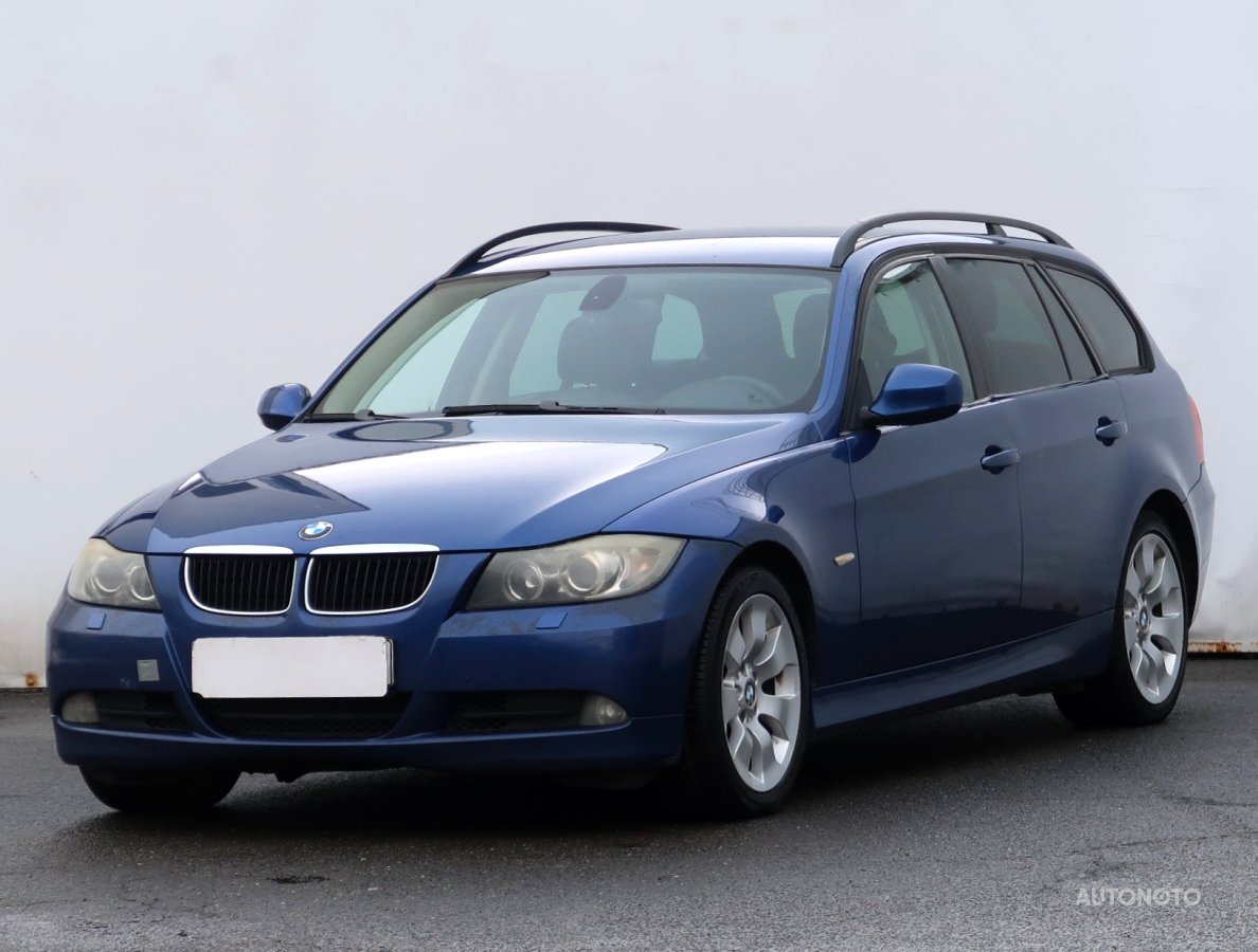 BMW Řada 3, 2008 - pohled č. 3