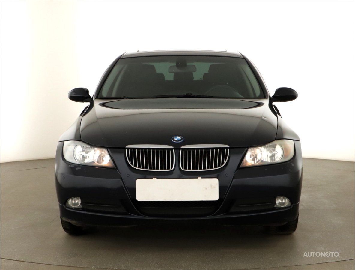 BMW Řada 3, 2006 - pohled č. 2