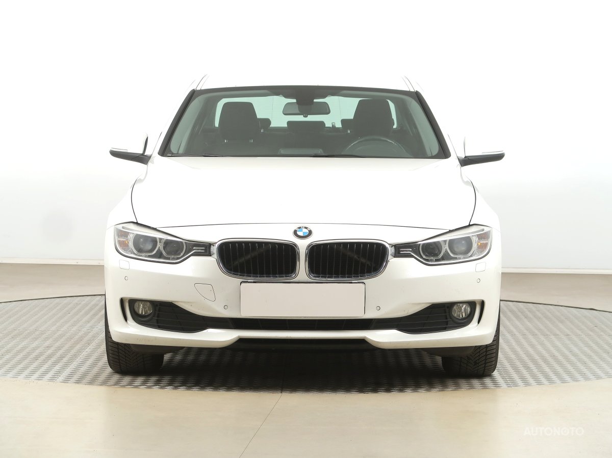 BMW Řada 3, 2012 - pohled č. 2