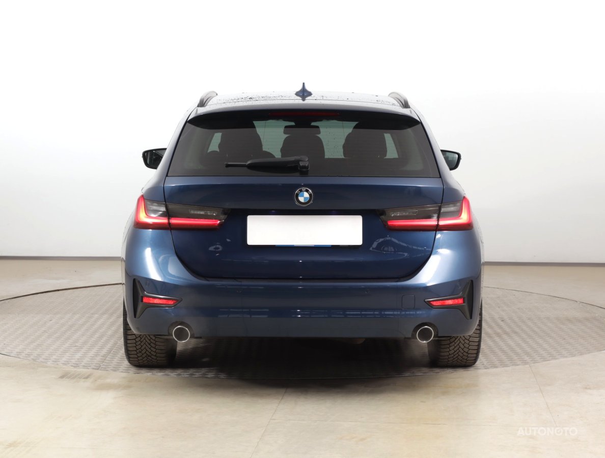 BMW Řada 3, 2021 - pohled č. 2