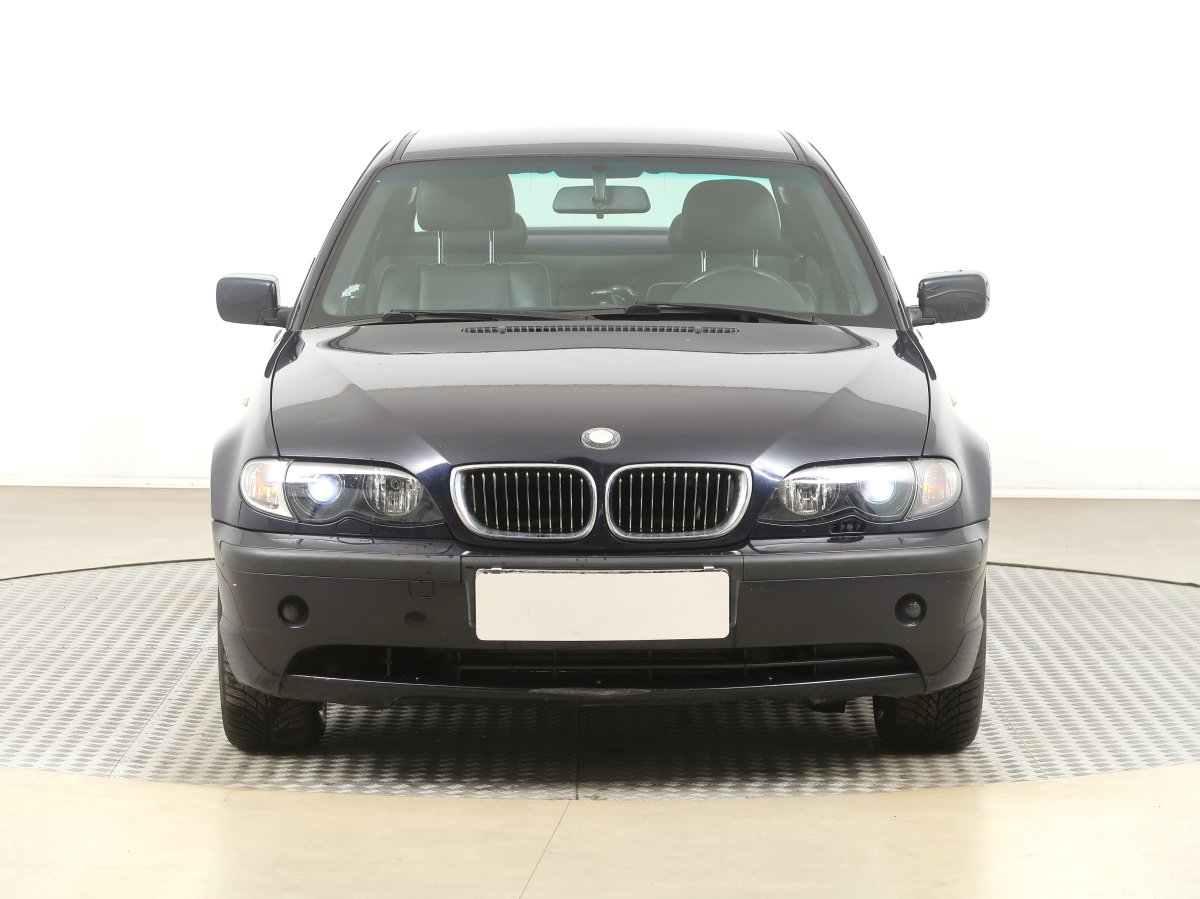 BMW Řada 3, 2003 - pohled č. 2