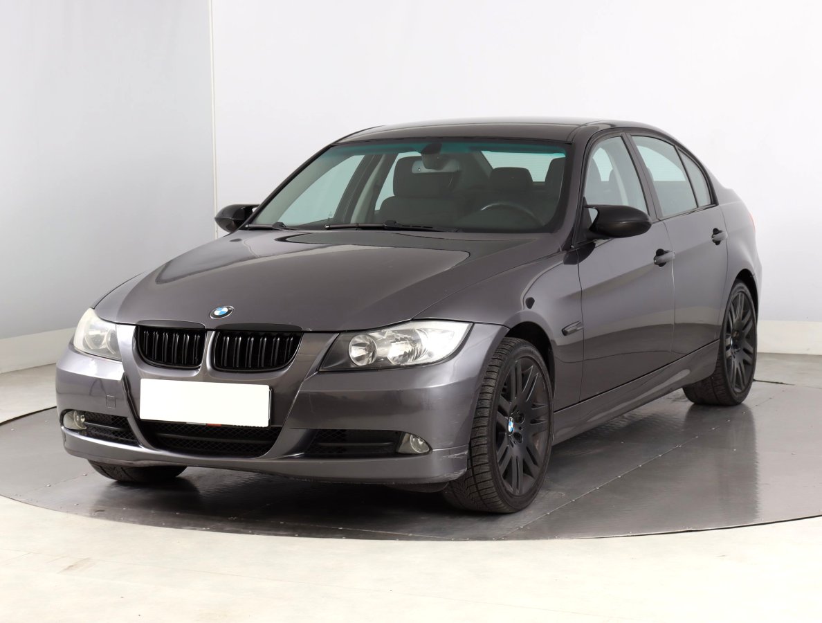 BMW Řada 3, 2005 - pohled č. 3