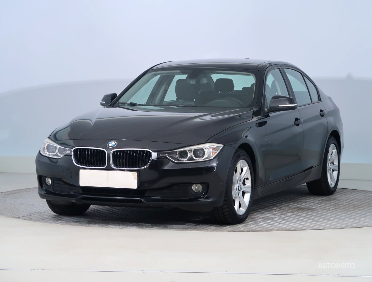 BMW Řada 3, 2013 - pohled č. 3