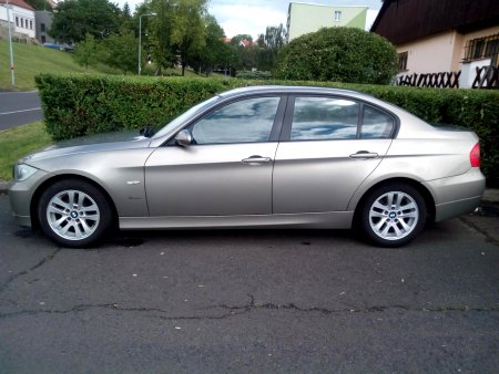 BMW Řada 3, 2008 - pohled č. 2